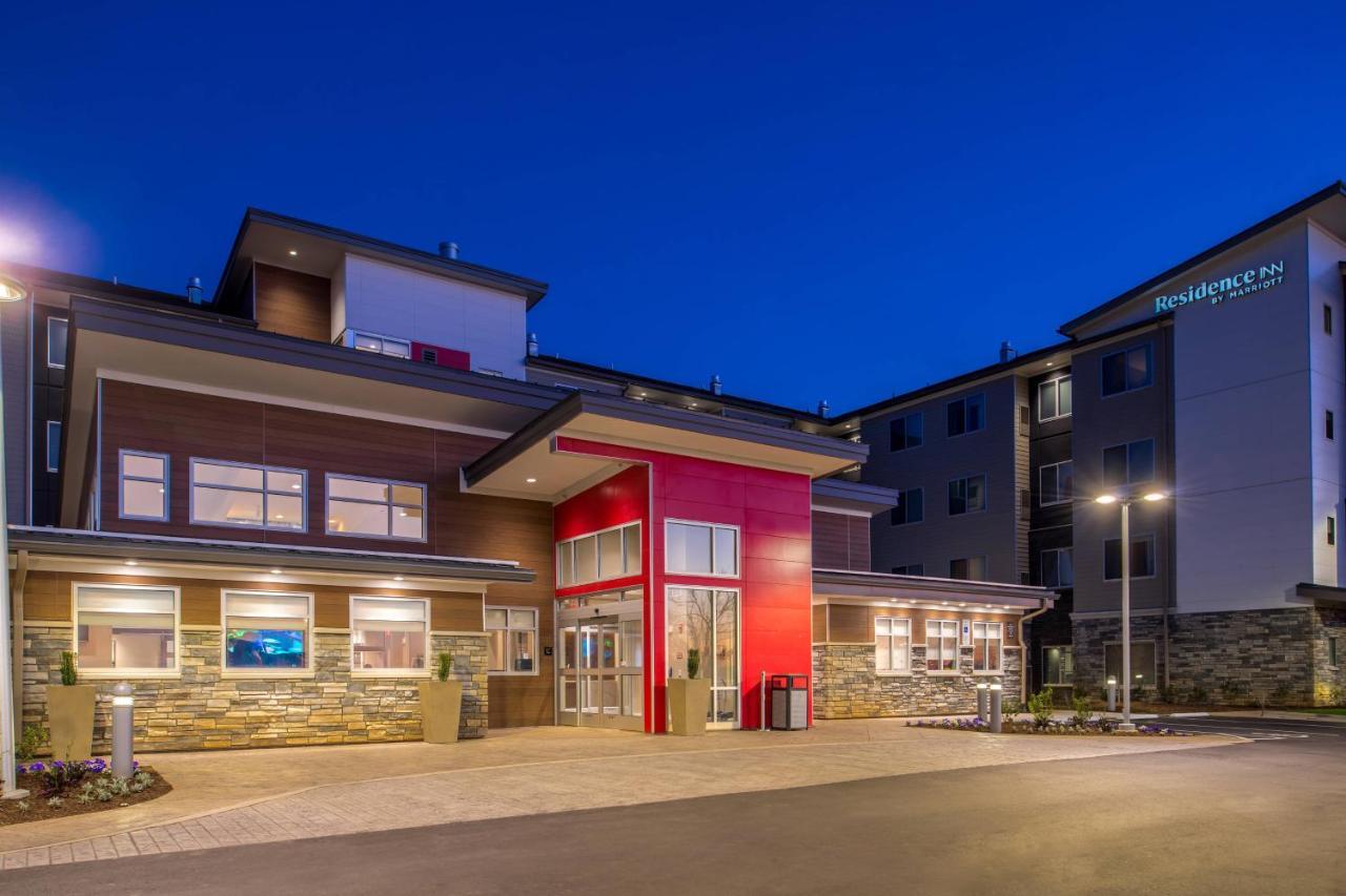 Hotel By Marriott Steele Creek
